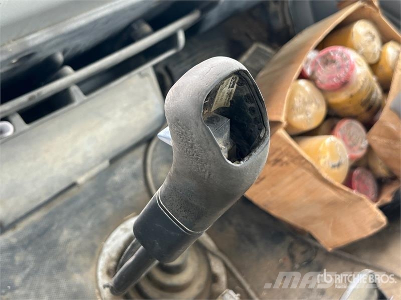 Freightliner FL 80 شاحنات ذات صهاريج