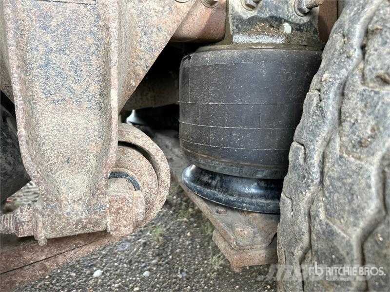 Freightliner FL 80 شاحنات ذات صهاريج