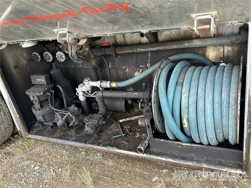 Freightliner FL 80 شاحنات ذات صهاريج