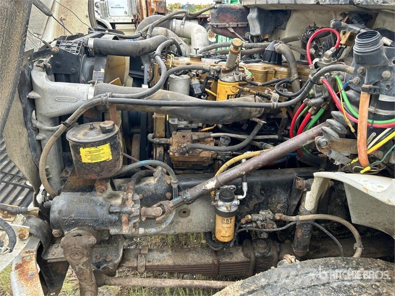 Freightliner FL 80 شاحنات ذات صهاريج