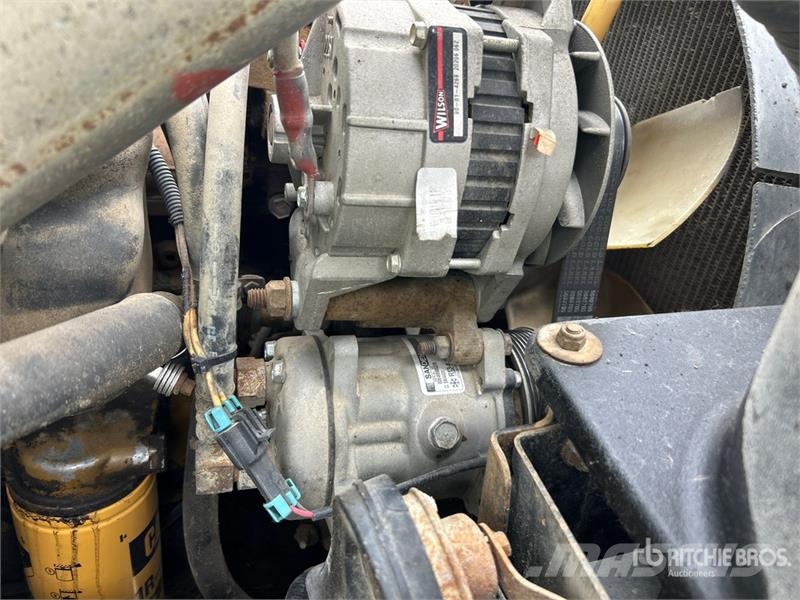 Freightliner FL 80 شاحنات ذات صهاريج