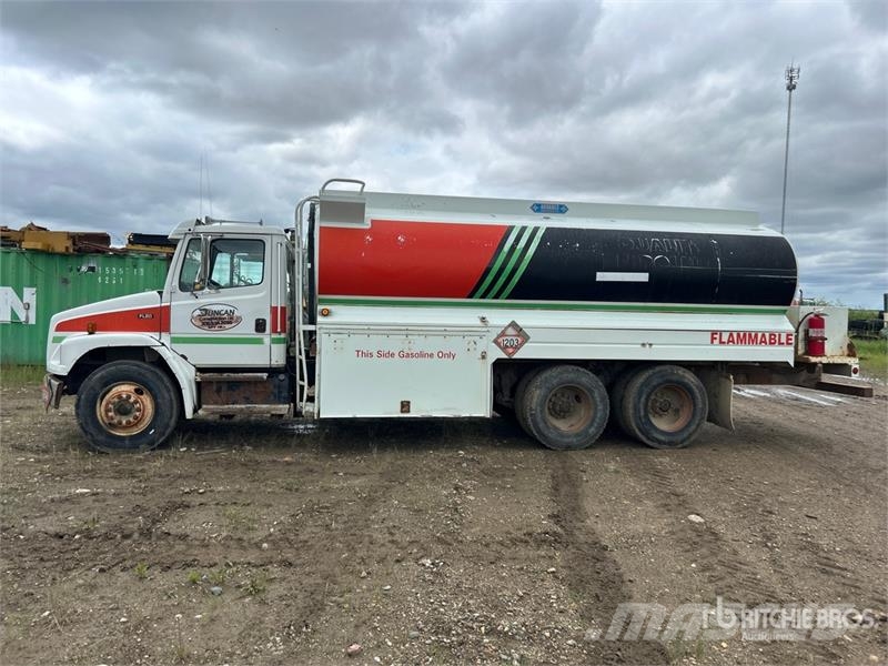 Freightliner FL 80 شاحنات ذات صهاريج