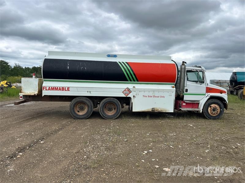 Freightliner FL 80 شاحنات ذات صهاريج