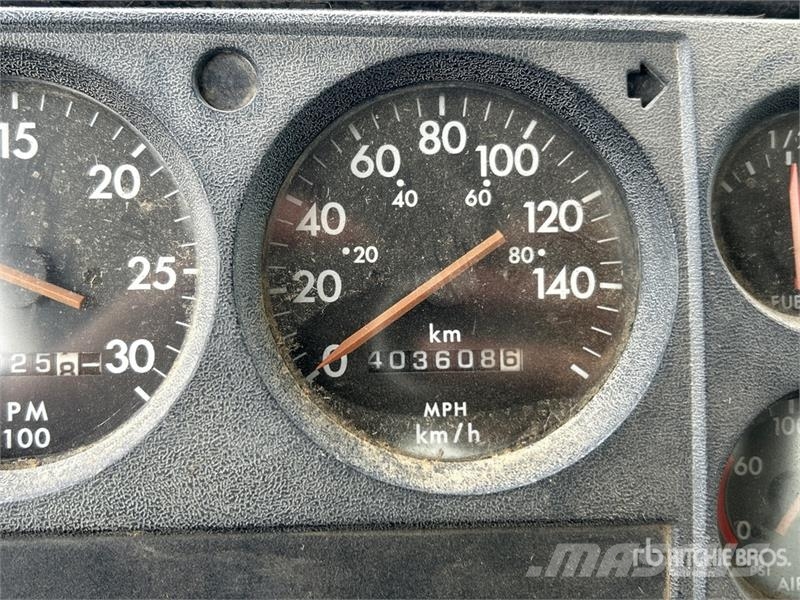 Freightliner FL 80 شاحنات ذات صهاريج