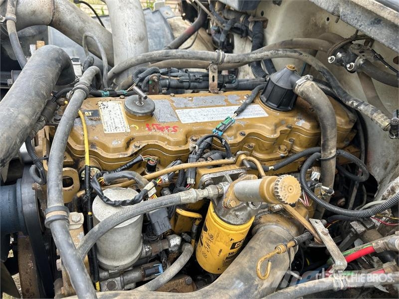 Freightliner FL 80 شاحنات ذات صهاريج
