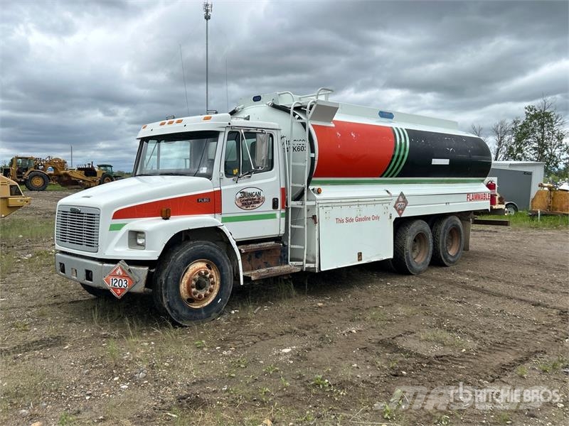 Freightliner FL 80 شاحنات ذات صهاريج