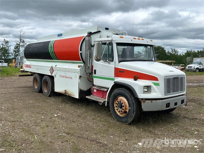Freightliner FL 80 شاحنات ذات صهاريج