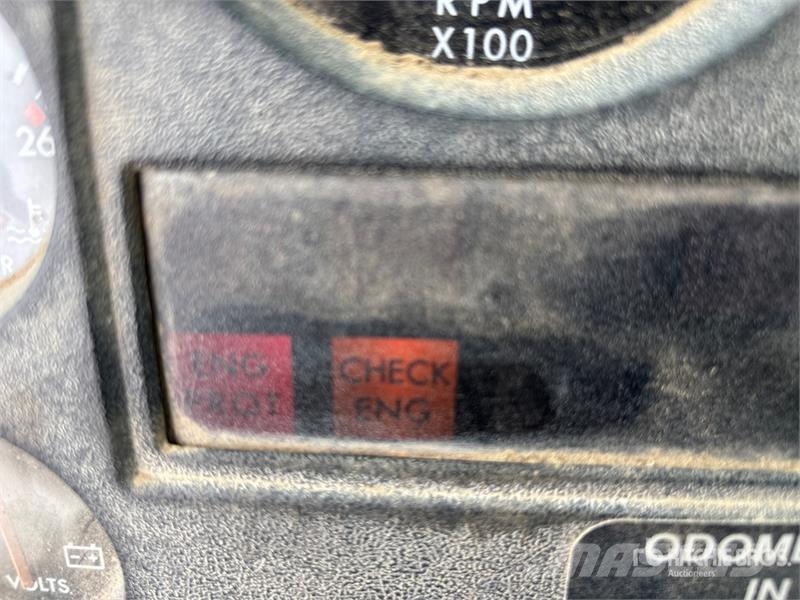 Freightliner FL106 16800 L 6x4 Fuel Truck Camiones cisterna
