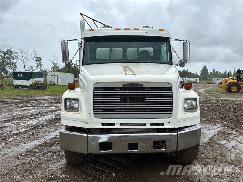Freightliner FL106 16800 L 6x4 Fuel Truck Camiones cisterna