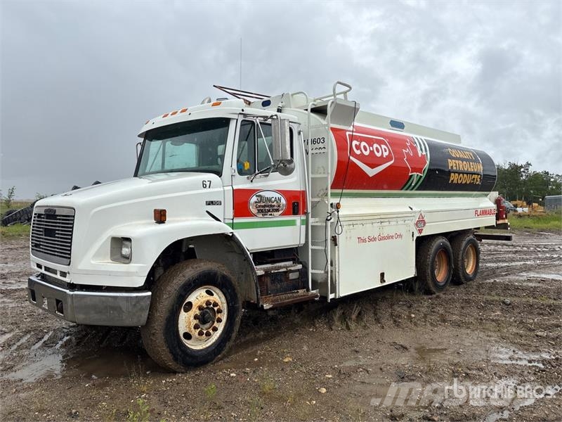 Freightliner FL106 16800 L 6x4 Fuel Truck Camiones cisterna