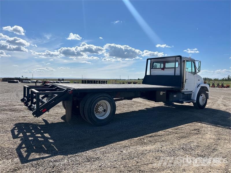Freightliner FL70 4x2 Flatbed Truck Tovornjaki s kesonom/platojem