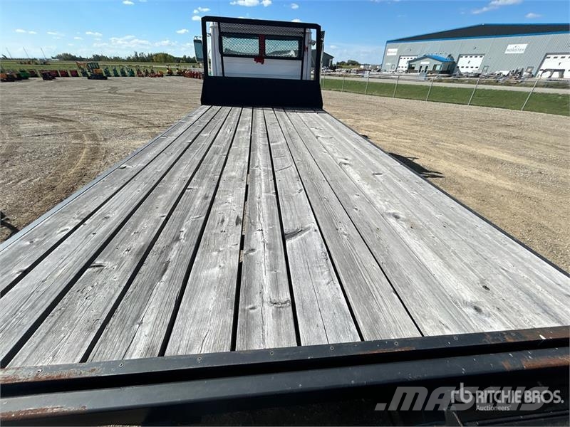 Freightliner FL70 4x2 Flatbed Truck Tovornjaki s kesonom/platojem