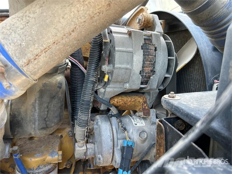 Freightliner FL80 4000 gal 6x4 Water Truck Su tankerleri