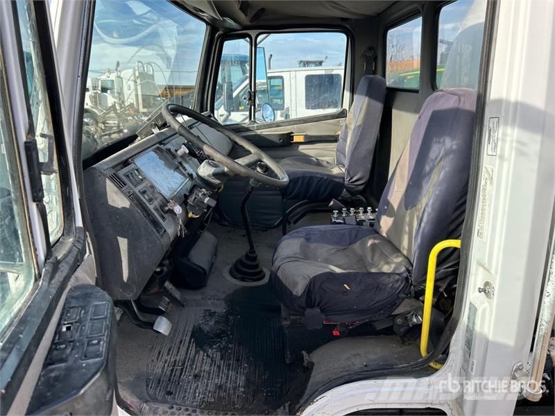 Freightliner FL80 4000 gal 6x4 Water Truck Su tankerleri