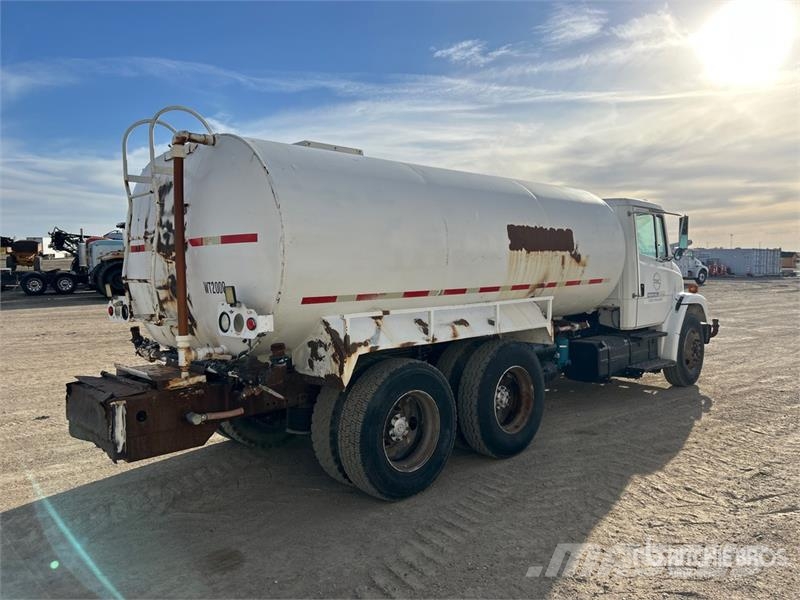 Freightliner FL80 4000 gal 6x4 Water Truck Su tankerleri