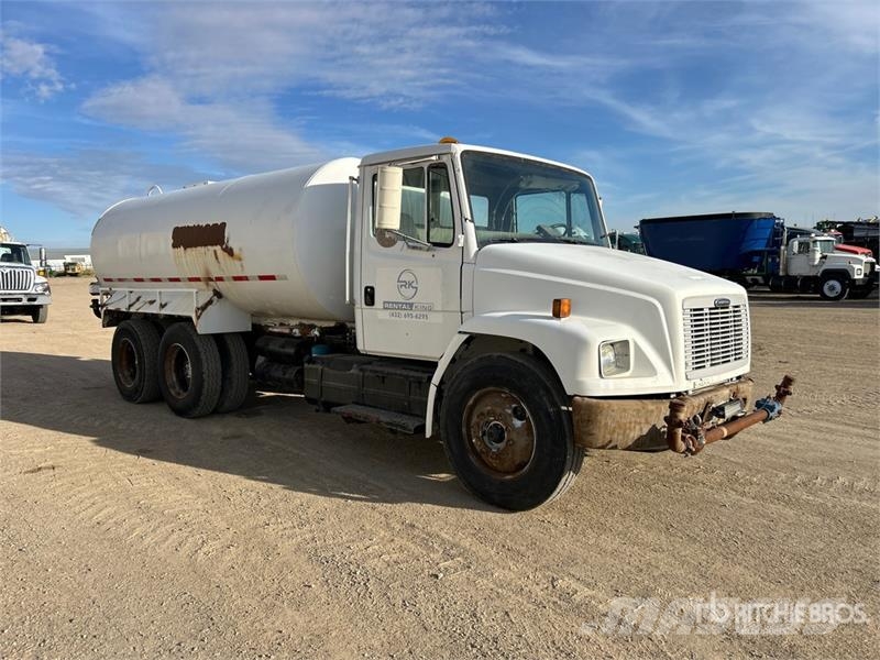 Freightliner FL80 4000 gal 6x4 Water Truck Su tankerleri