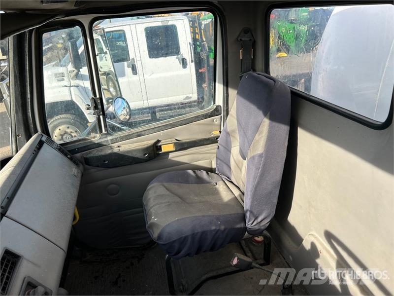 Freightliner FL80 4000 gal 6x4 Water Truck Su tankerleri