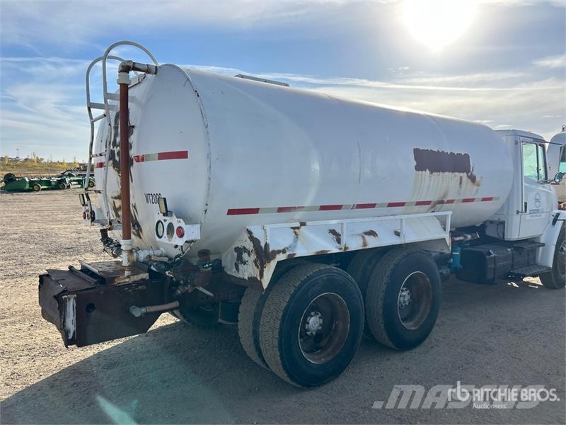 Freightliner FL80 4000 gal 6x4 Water Truck Su tankerleri
