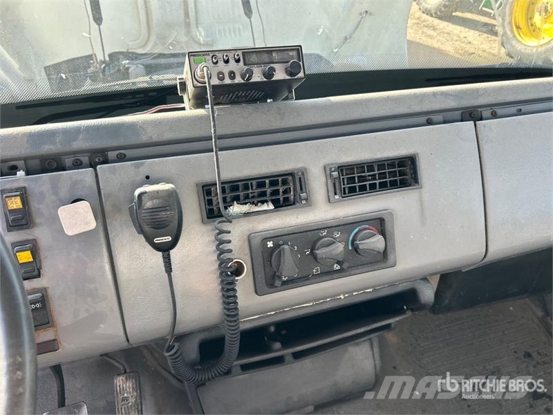 Freightliner FL80 4000 gal 6x4 Water Truck Su tankerleri