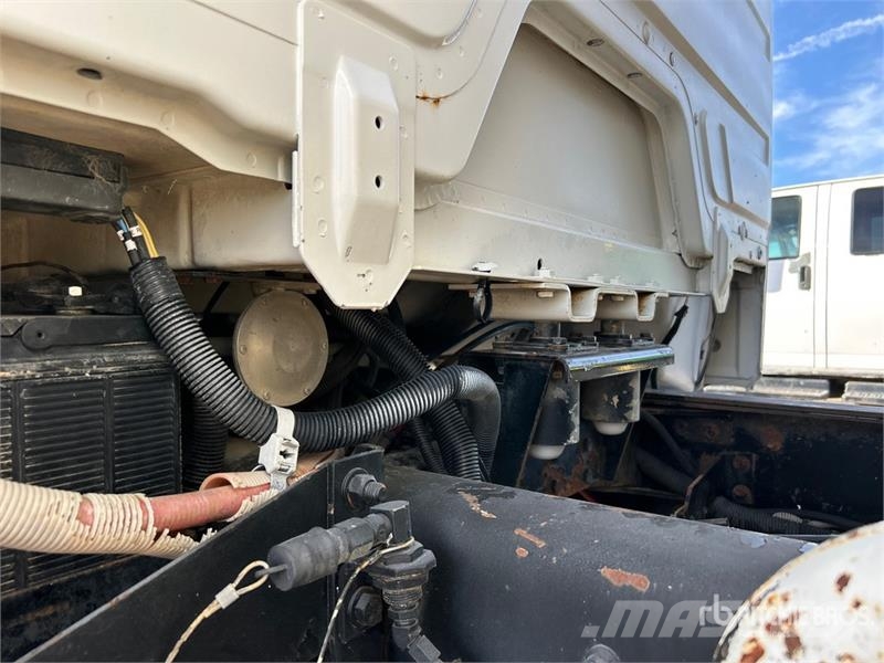 Freightliner FL80 4000 gal 6x4 Water Truck Su tankerleri