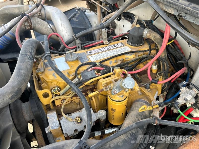 Freightliner FL80 4000 gal 6x4 Water Truck Su tankerleri