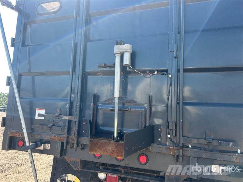 Freightliner FL80 6x4 Grain Truck Gabonaszállító teherautók