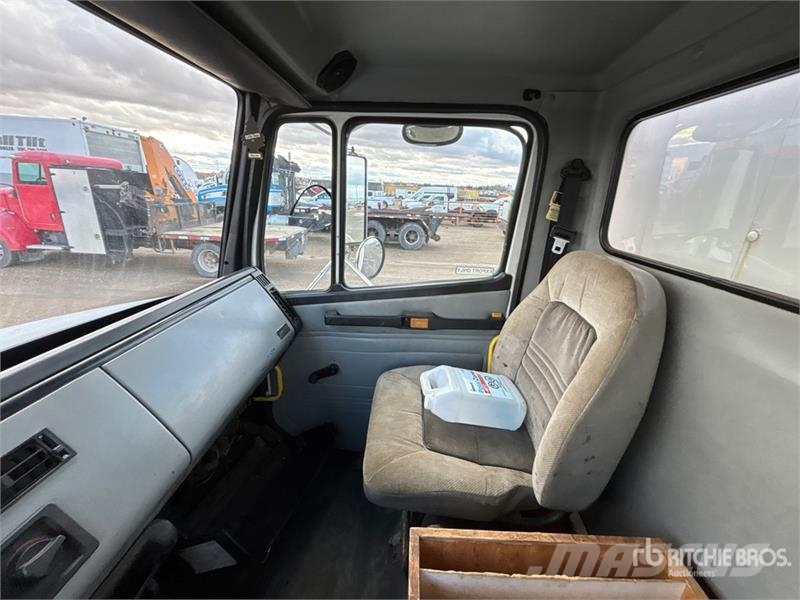Freightliner FL80 6x4 Boiler Truck Ostali kamioni