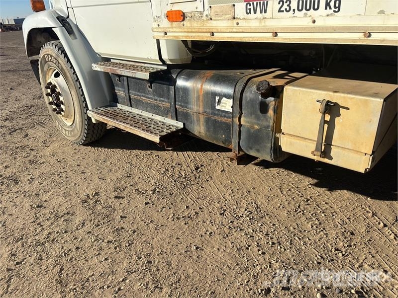 Freightliner FL80 6x4 Van Truck Sunkvežimiai su dengtu kėbulu