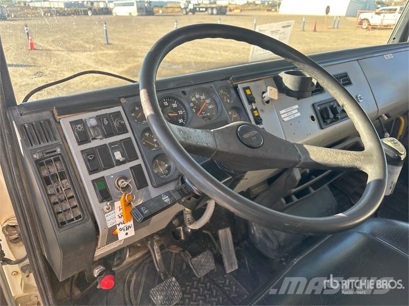 Freightliner FL80 6x4 Van Truck Sunkvežimiai su dengtu kėbulu