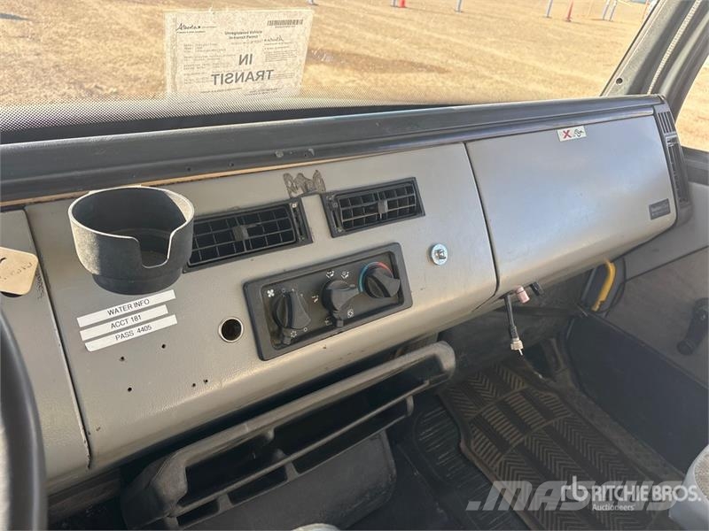 Freightliner FL80 6x4 Van Truck Sunkvežimiai su dengtu kėbulu