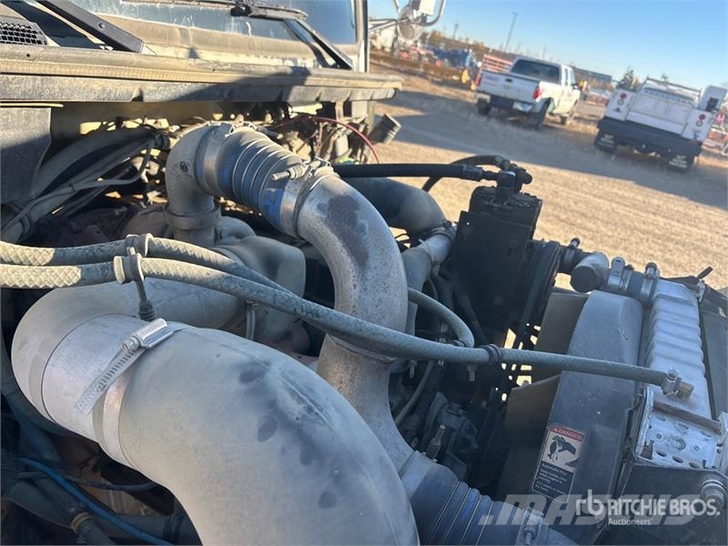 Freightliner FL80 6x4 Van Truck Sunkvežimiai su dengtu kėbulu
