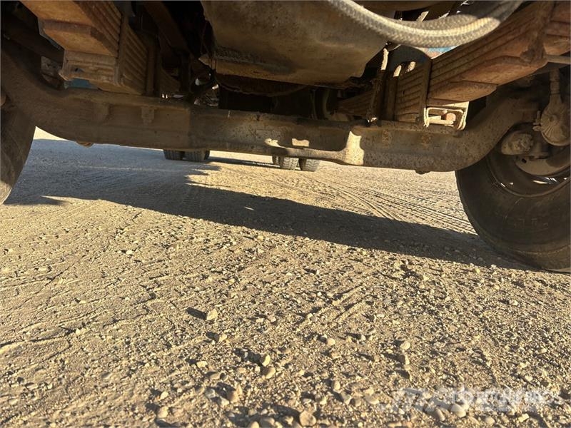 Freightliner FLC 112 6x4 Roll-Off Truck Camiones portacubetas