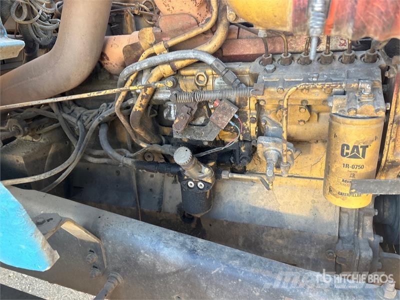 Freightliner FLC112 6x4 Roll-Off Truck Camion con cassone scarrabile