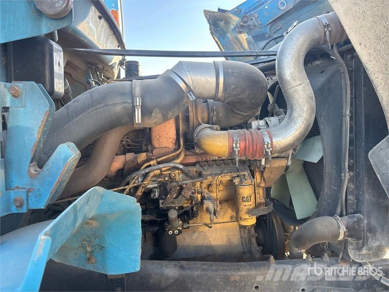 Freightliner FLC112 6x4 Roll-Off Truck Camion con cassone scarrabile