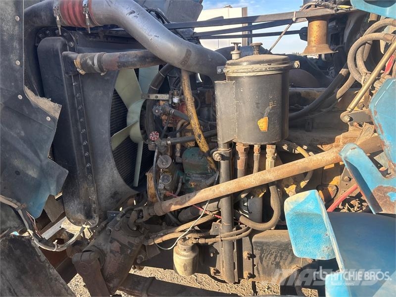 Freightliner FLC112 6x4 Roll-Off Truck Camion con cassone scarrabile