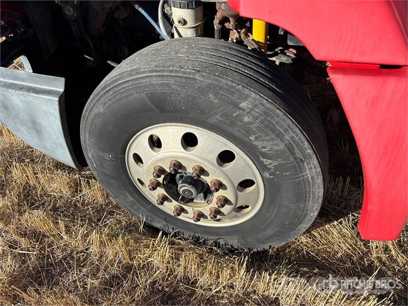 Freightliner FLD 112 Truck Tractor Units
