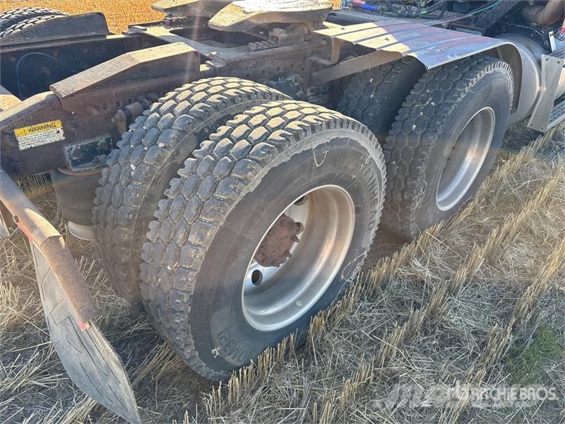 Freightliner FLD 112 Truck Tractor Units