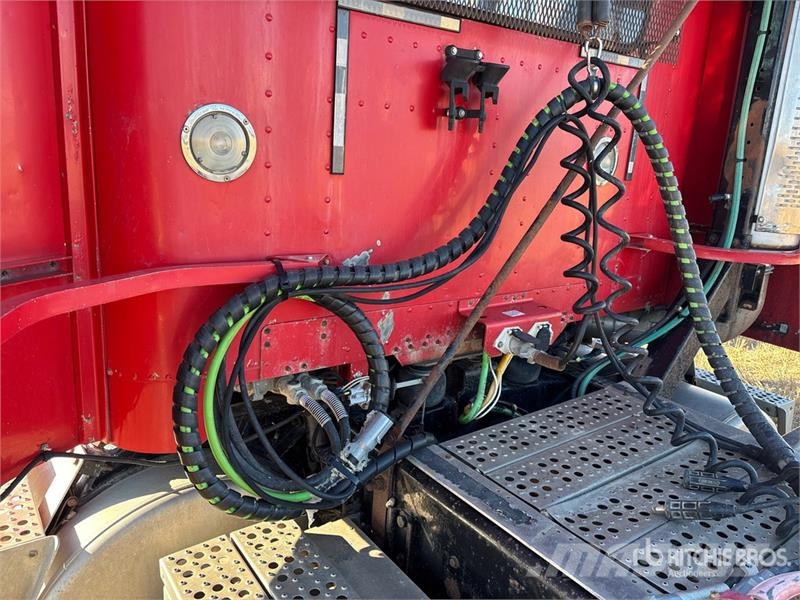 Freightliner FLD 112 Truck Tractor Units