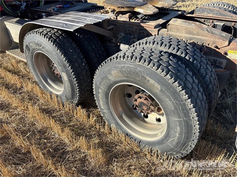 Freightliner FLD 112 Truck Tractor Units