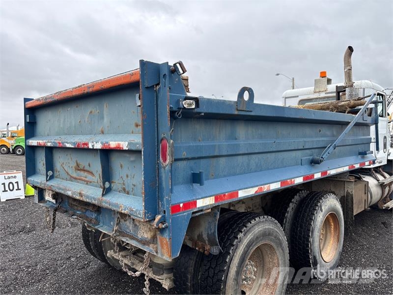 Freightliner FLD 120 Camion ribaltabili