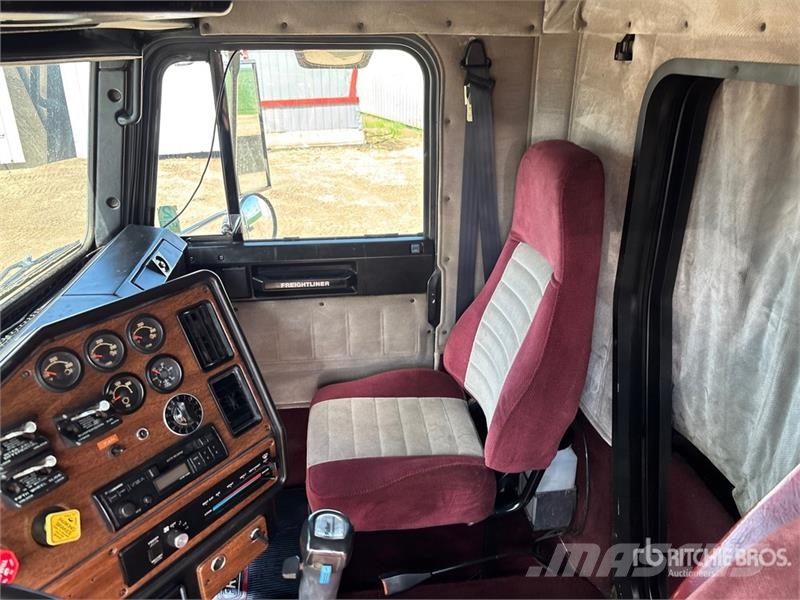 Freightliner FLD 120 وحدات الجر