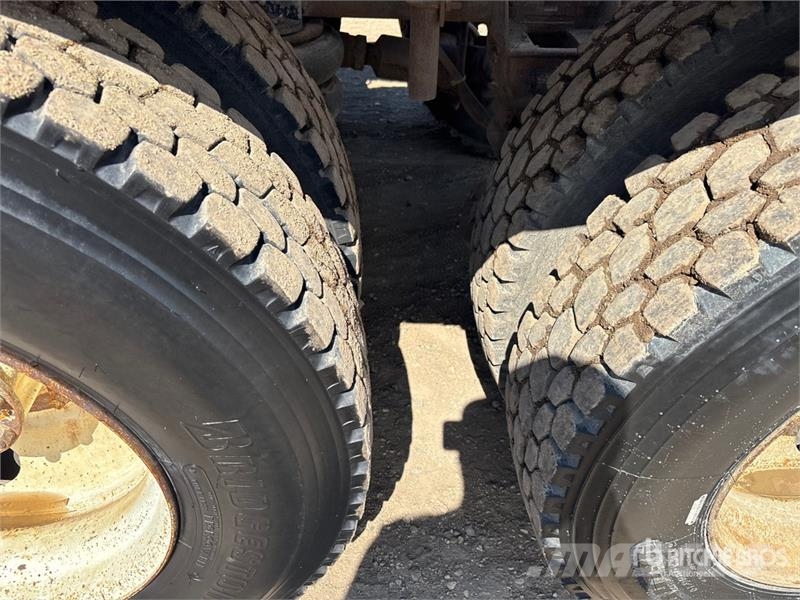 Freightliner FLD 120 وحدات الجر