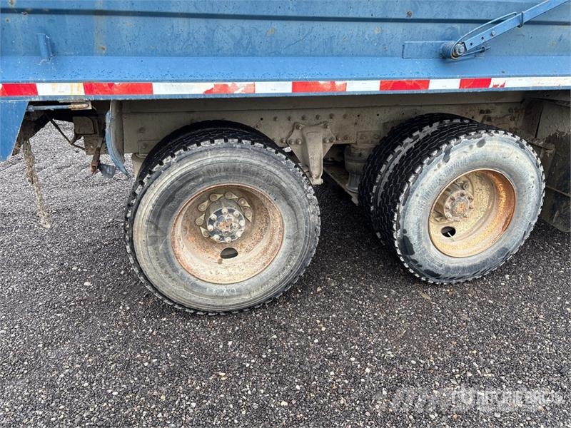 Freightliner FLD 120 Camion ribaltabili