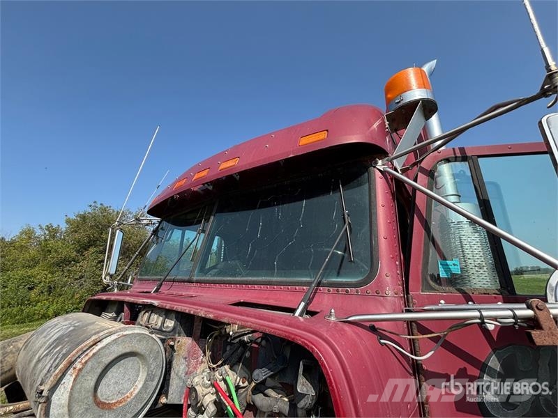 Freightliner FLD 120 Trækkere