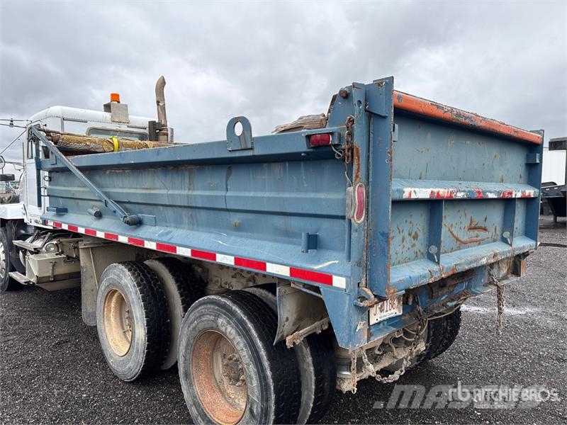 Freightliner FLD 120 Camion ribaltabili