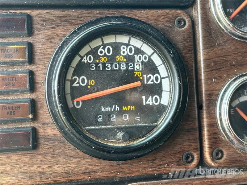 Freightliner FLD 120 Trækkere