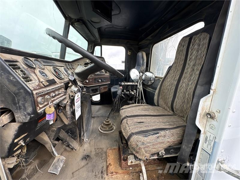 Freightliner FLD 120 Camion ribaltabili