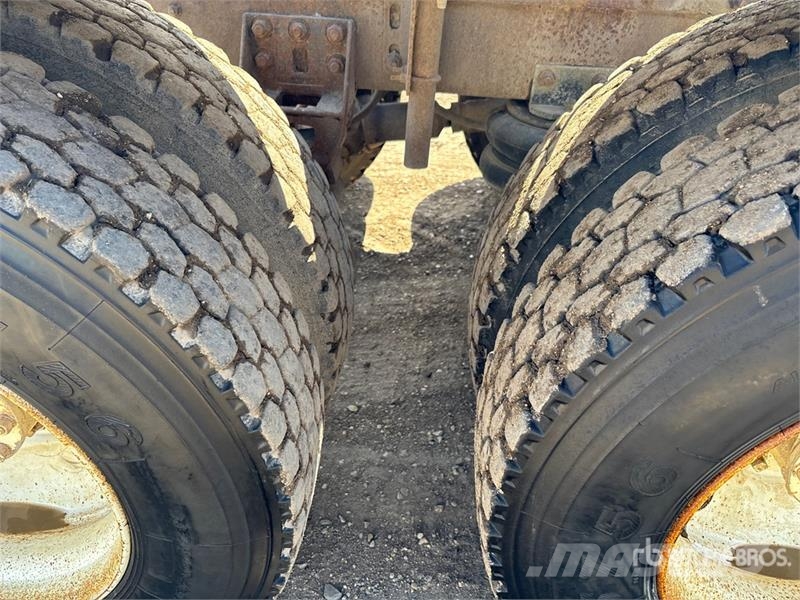 Freightliner FLD 120 وحدات الجر