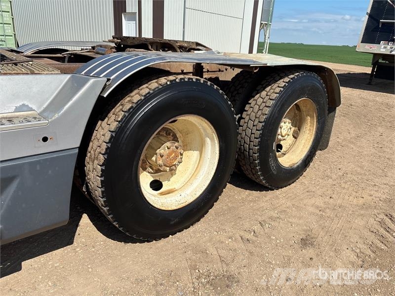 Freightliner FLD 120 وحدات الجر