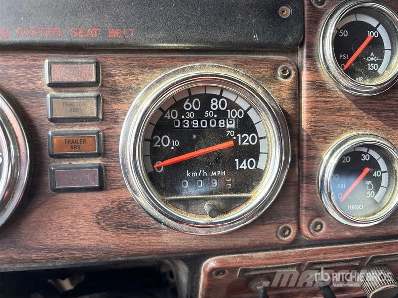 Freightliner FLD 120 Sadulveokid